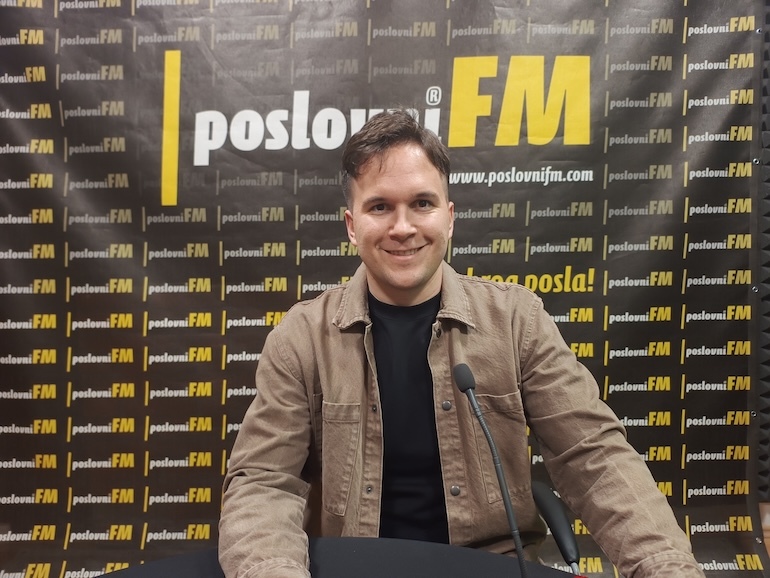 Koprivnica - grad-koprivnica.net - Poslovni podcast - Mario Ljubičić: Iz Imotskog stiže robot budućnosti: Rinno nije programiran – on razumije